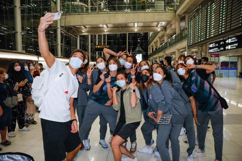 วอลเลย์สาวไทย กลับถึงบ้าน พร้อมรับอัดฉีด แนน ทัดดาว มาเซอร์ไพรส์